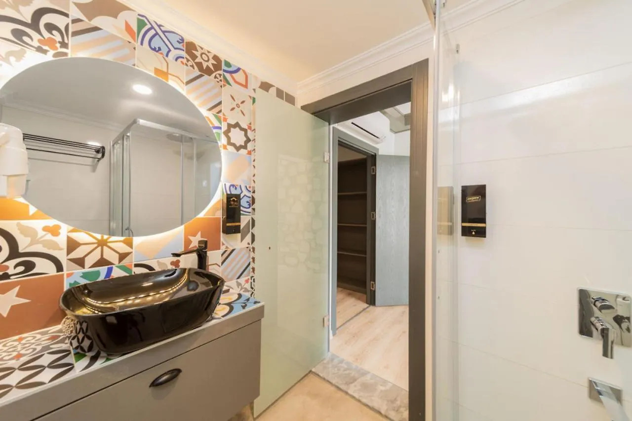 Peaceful Flat Near Hadrians Gate Apartment Antalya