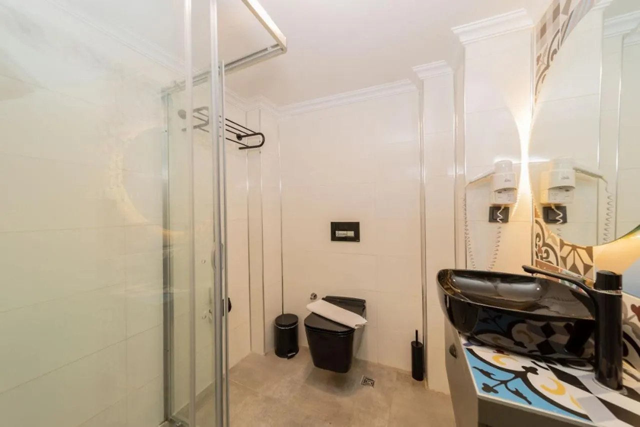 Peaceful Flat Near Hadrians Gate Apartment Antalya